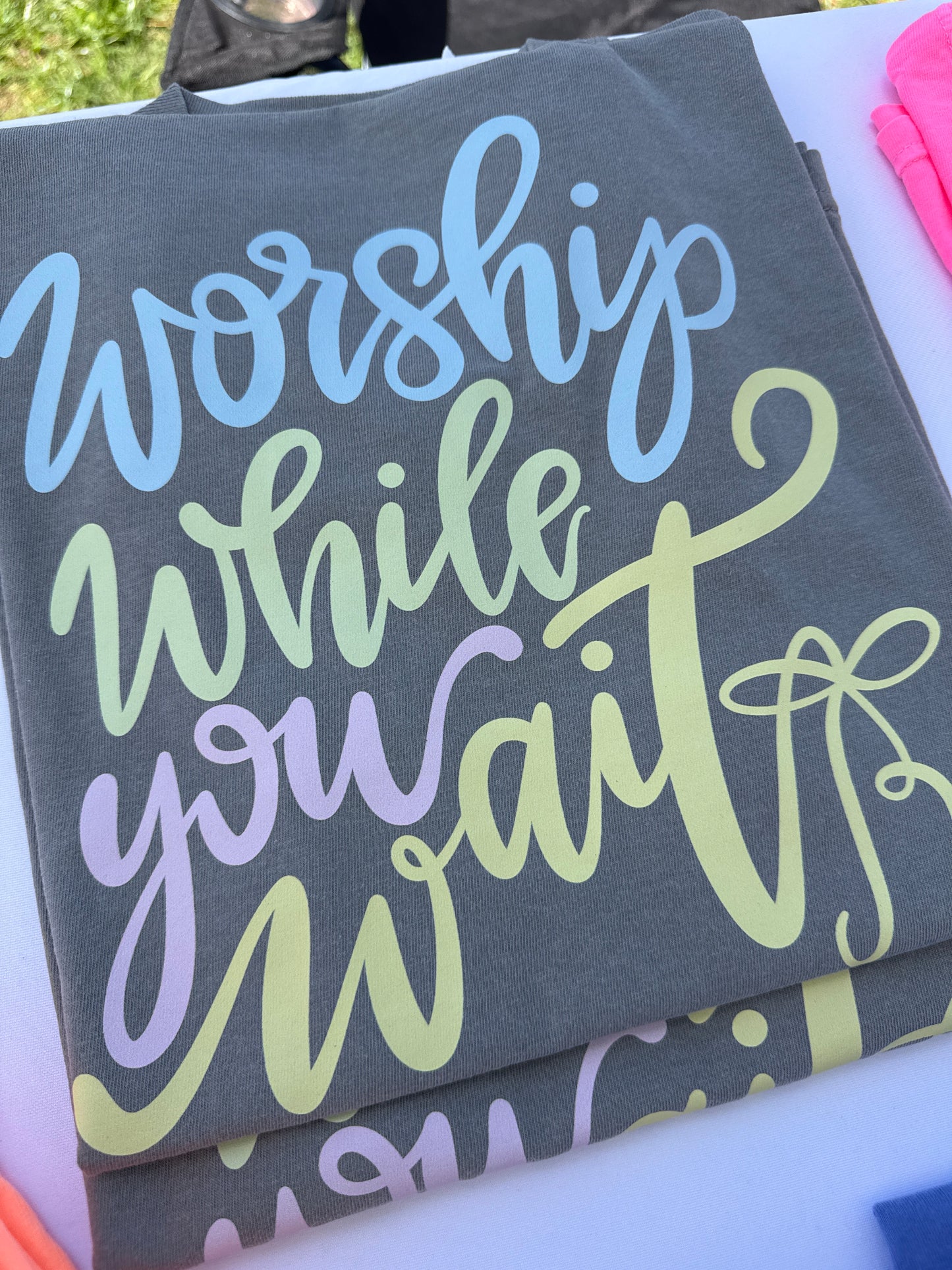 Worship while you wait - Medium
