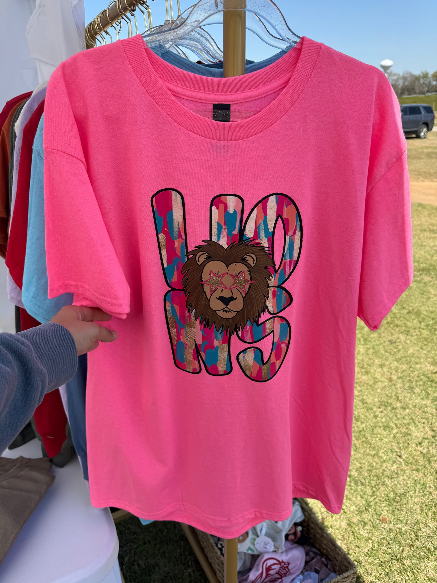 Neon pink Lions - Size large